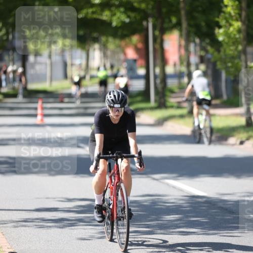 10.08.2025 - GEWOBA Citytriathlon Bremen Yannick Fuchs http://msf.ph/oto/8565733 10.08.2025 14:51:11 Radfahren 338, 379, 399, 411, 470, 494 meine-sportfotos.de