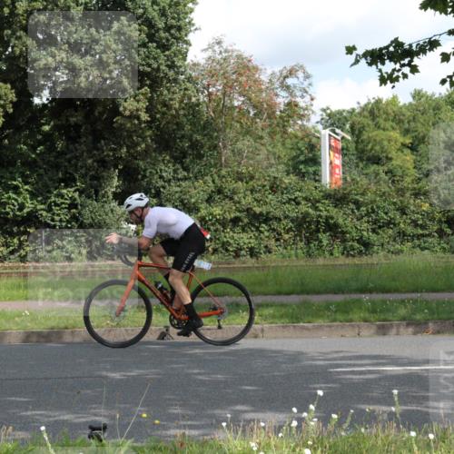 10.08.2025 - GEWOBA Citytriathlon Bremen Yannick Fuchs http://msf.ph/oto/8565734 10.08.2025 12:10:15 Radfahren 710, 1024 meine-sportfotos.de