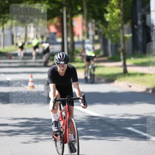10.08.2025 - GEWOBA Citytriathlon Bremen Yannick Fuchs http://msf.ph/oto/8565735 10.08.2025 14:51:11 Radfahren 338, 379, 399, 411, 470, 494 meine-sportfotos.de