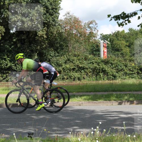 10.08.2025 - GEWOBA Citytriathlon Bremen Yannick Fuchs http://msf.ph/oto/8565737 10.08.2025 12:10:19 Radfahren 647, 710, 889, 1024 meine-sportfotos.de
