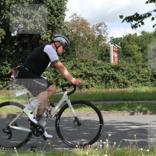 10.08.2025 - GEWOBA Citytriathlon Bremen Yannick Fuchs http://msf.ph/oto/8565742 10.08.2025 12:10:21 Radfahren 647, 710, 730, 889, 1024 meine-sportfotos.de