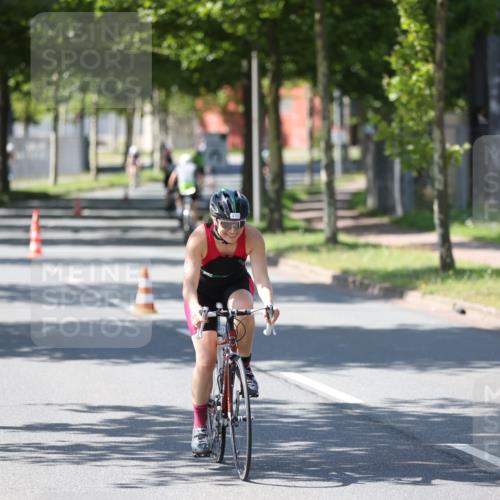 10.08.2025 - GEWOBA Citytriathlon Bremen Yannick Fuchs http://msf.ph/oto/8565744 10.08.2025 14:51:14 Radfahren 212, 338, 379, 399, 411, 470, 492, 494 meine-sportfotos.de