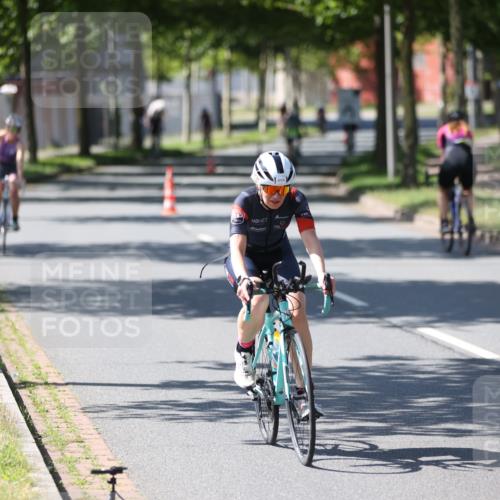 10.08.2025 - GEWOBA Citytriathlon Bremen Yannick Fuchs http://msf.ph/oto/8565754 10.08.2025 14:51:17 Radfahren 212, 338, 379, 399, 411, 468, 470, 492, 494 meine-sportfotos.de
