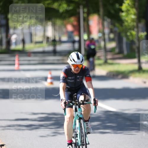10.08.2025 - GEWOBA Citytriathlon Bremen Yannick Fuchs http://msf.ph/oto/8565756 10.08.2025 14:51:17 Radfahren 212, 338, 379, 399, 411, 468, 470, 492, 494 meine-sportfotos.de