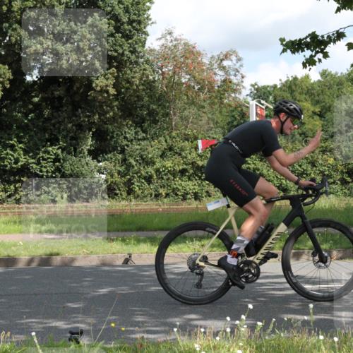10.08.2025 - GEWOBA Citytriathlon Bremen Yannick Fuchs http://msf.ph/oto/8565757 10.08.2025 12:10:32 Radfahren 629, 644, 647, 656, 710, 712, 722, 730, 748, 755, 819, 889, 1014 meine-sportfotos.de
