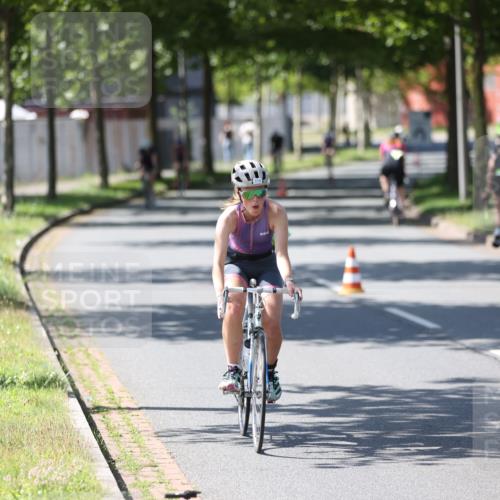 10.08.2025 - GEWOBA Citytriathlon Bremen Yannick Fuchs http://msf.ph/oto/8565761 10.08.2025 14:51:20 Radfahren 212, 338, 379, 399, 411, 468, 470, 492, 494 meine-sportfotos.de