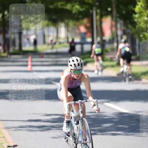 10.08.2025 - GEWOBA Citytriathlon Bremen Yannick Fuchs http://msf.ph/oto/8565764 10.08.2025 14:51:20 Radfahren 212, 338, 379, 399, 411, 468, 470, 492, 494 meine-sportfotos.de