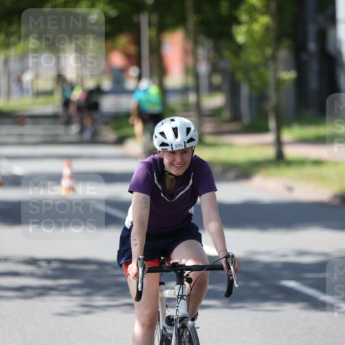 10.08.2025 - GEWOBA Citytriathlon Bremen Yannick Fuchs http://msf.ph/oto/8565774 10.08.2025 14:51:27 Radfahren 212, 338, 374, 399, 468, 492, 494 meine-sportfotos.de