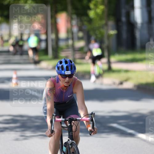 10.08.2025 - GEWOBA Citytriathlon Bremen Yannick Fuchs http://msf.ph/oto/8565778 10.08.2025 14:51:29 Radfahren 212, 338, 374, 399, 468, 492 meine-sportfotos.de