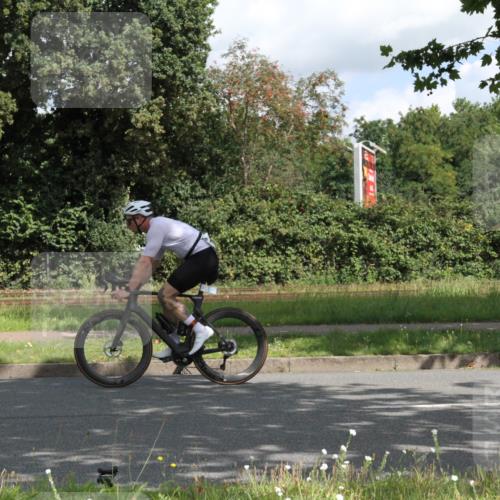 10.08.2025 - GEWOBA Citytriathlon Bremen Yannick Fuchs http://msf.ph/oto/8565779 10.08.2025 12:10:41 Radfahren 573, 622, 629, 644, 647, 651, 656, 659, 685, 712, 722, 730, 748, 755, 819, 889, 898, 1014 meine-sportfotos.de