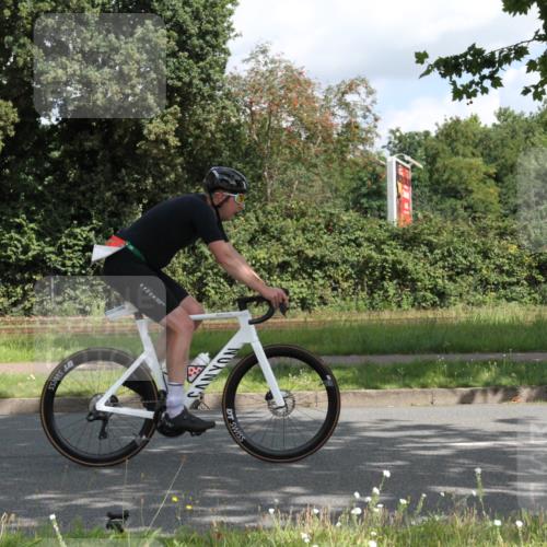 10.08.2025 - GEWOBA Citytriathlon Bremen Yannick Fuchs http://msf.ph/oto/8565781 10.08.2025 12:10:42 Radfahren 573, 622, 629, 644, 647, 651, 656, 659, 685, 712, 722, 730, 748, 755, 819, 889, 898, 1014 meine-sportfotos.de