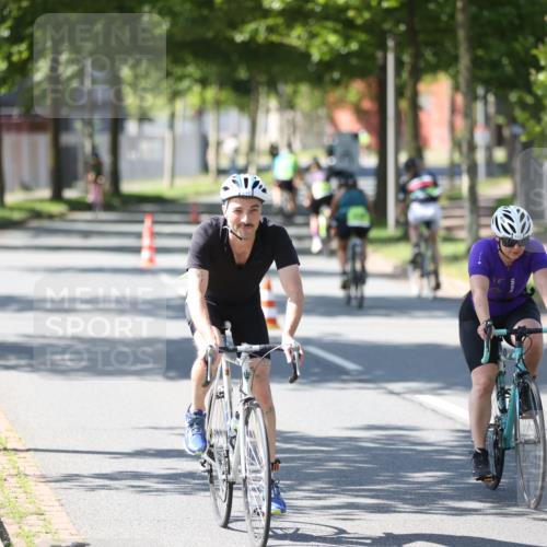 10.08.2025 - GEWOBA Citytriathlon Bremen Yannick Fuchs http://msf.ph/oto/8565783 10.08.2025 14:51:32 Radfahren 212, 237, 374, 399, 468, 492 meine-sportfotos.de