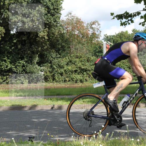 10.08.2025 - GEWOBA Citytriathlon Bremen Yannick Fuchs http://msf.ph/oto/8565794 10.08.2025 12:10:45 Radfahren 573, 622, 629, 644, 651, 656, 659, 685, 712, 716, 722, 730, 748, 755, 819, 898, 1014 meine-sportfotos.de