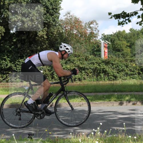 10.08.2025 - GEWOBA Citytriathlon Bremen Yannick Fuchs http://msf.ph/oto/8565797 10.08.2025 12:10:46 Radfahren 573, 622, 625, 629, 644, 651, 656, 659, 685, 712, 716, 722, 730, 748, 755, 812, 819, 898, 1014 meine-sportfotos.de
