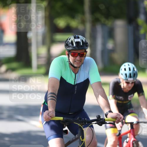 10.08.2025 - GEWOBA Citytriathlon Bremen Yannick Fuchs http://msf.ph/oto/8565798 10.08.2025 14:51:49 Radfahren 183, 237, 368, 523 meine-sportfotos.de