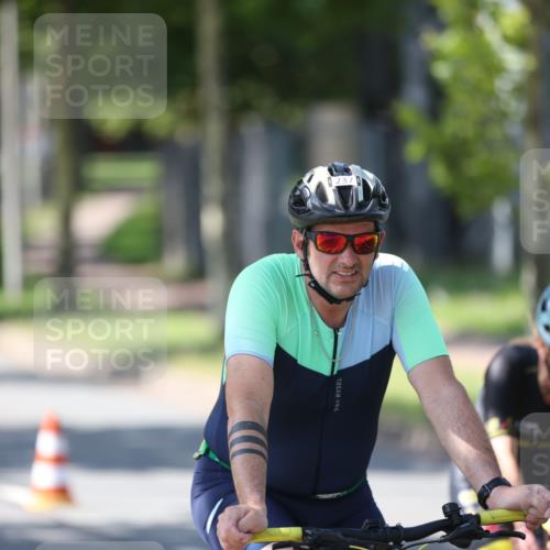10.08.2025 - GEWOBA Citytriathlon Bremen Yannick Fuchs http://msf.ph/oto/8565799 10.08.2025 14:51:49 Radfahren 183, 237, 368, 523 meine-sportfotos.de