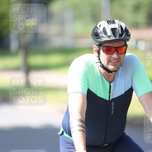 10.08.2025 - GEWOBA Citytriathlon Bremen Yannick Fuchs http://msf.ph/oto/8565802 10.08.2025 14:51:50 Radfahren 183, 237, 368, 523 meine-sportfotos.de