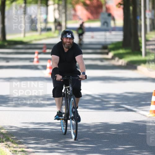 10.08.2025 - GEWOBA Citytriathlon Bremen Yannick Fuchs http://msf.ph/oto/8565804 10.08.2025 14:51:52 Radfahren 183, 237, 341, 368, 428, 523 meine-sportfotos.de