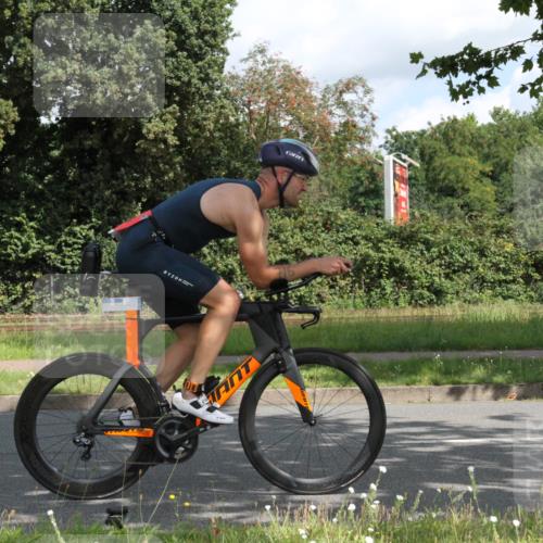 10.08.2025 - GEWOBA Citytriathlon Bremen Yannick Fuchs http://msf.ph/oto/8565809 10.08.2025 12:10:56 Radfahren 573, 622, 625, 651, 659, 669, 685, 687, 716, 748, 800, 812, 819, 898 meine-sportfotos.de