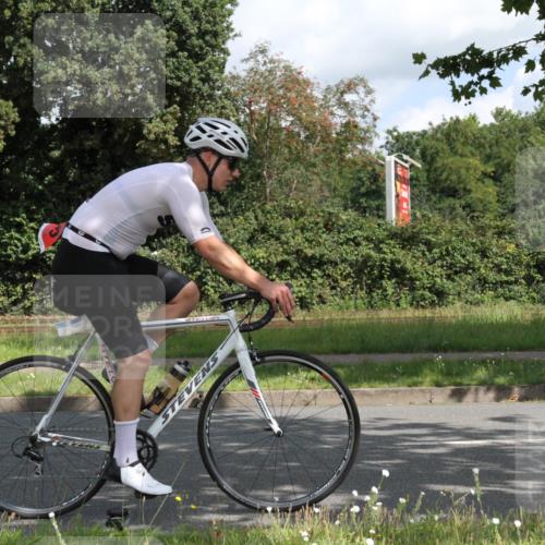 10.08.2025 - GEWOBA Citytriathlon Bremen Yannick Fuchs http://msf.ph/oto/8565811 10.08.2025 12:10:57 Radfahren 573, 622, 625, 651, 659, 669, 685, 687, 716, 748, 800, 812, 898 meine-sportfotos.de