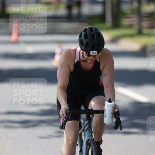 10.08.2025 - GEWOBA Citytriathlon Bremen Yannick Fuchs http://msf.ph/oto/8565815 10.08.2025 14:52:07 Radfahren 315, 321, 341, 361, 368, 412, 428, 496 meine-sportfotos.de