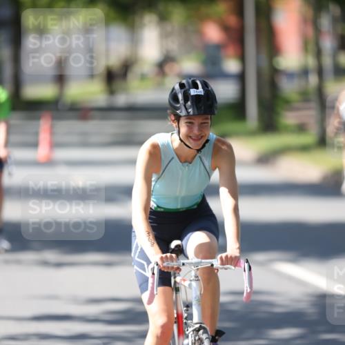10.08.2025 - GEWOBA Citytriathlon Bremen Yannick Fuchs http://msf.ph/oto/8565823 10.08.2025 14:52:12 Radfahren 315, 321, 327, 341, 361, 368, 381, 412, 428, 496, 520 meine-sportfotos.de
