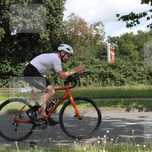 10.08.2025 - GEWOBA Citytriathlon Bremen Yannick Fuchs http://msf.ph/oto/8565827 10.08.2025 12:11:06 Radfahren 625, 669, 679, 687, 716, 800, 812, 835, 898 meine-sportfotos.de