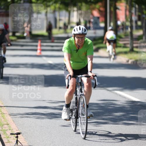 10.08.2025 - GEWOBA Citytriathlon Bremen Yannick Fuchs http://msf.ph/oto/8565829 10.08.2025 14:52:13 Radfahren 315, 321, 327, 341, 361, 368, 381, 412, 428, 496, 520 meine-sportfotos.de