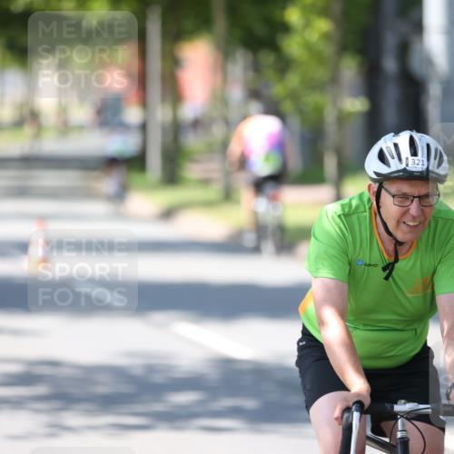 10.08.2025 - GEWOBA Citytriathlon Bremen Yannick Fuchs http://msf.ph/oto/8565832 10.08.2025 14:52:14 Radfahren 315, 321, 327, 341, 361, 368, 381, 412, 428, 496, 520 meine-sportfotos.de