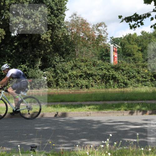 10.08.2025 - GEWOBA Citytriathlon Bremen Yannick Fuchs http://msf.ph/oto/8565833 10.08.2025 12:11:09 Radfahren 575, 625, 669, 679, 687, 713, 800, 812, 835 meine-sportfotos.de