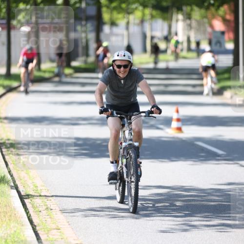 10.08.2025 - GEWOBA Citytriathlon Bremen Yannick Fuchs http://msf.ph/oto/8565834 10.08.2025 14:52:14 Radfahren 315, 321, 327, 341, 361, 368, 381, 412, 428, 496, 520 meine-sportfotos.de
