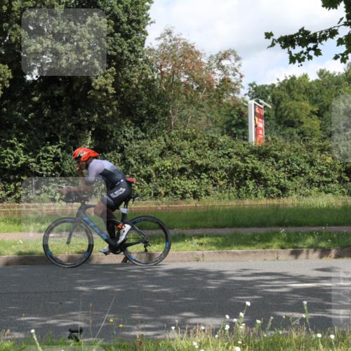 10.08.2025 - GEWOBA Citytriathlon Bremen Yannick Fuchs http://msf.ph/oto/8565840 10.08.2025 12:11:17 Radfahren 575, 645, 669, 679, 687, 713, 800, 835 meine-sportfotos.de