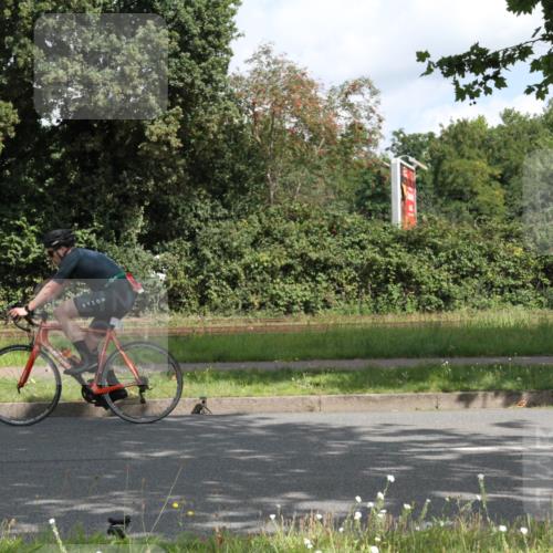 10.08.2025 - GEWOBA Citytriathlon Bremen Yannick Fuchs http://msf.ph/oto/8565848 10.08.2025 12:11:20 Radfahren 575, 645, 669, 679, 687, 713, 835, 894, 1038 meine-sportfotos.de