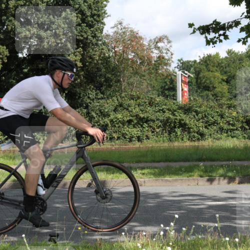 10.08.2025 - GEWOBA Citytriathlon Bremen Yannick Fuchs http://msf.ph/oto/8565850 10.08.2025 12:11:20 Radfahren 575, 645, 669, 679, 687, 713, 835, 894, 1038 meine-sportfotos.de