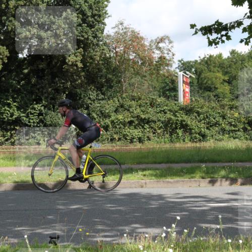 10.08.2025 - GEWOBA Citytriathlon Bremen Yannick Fuchs http://msf.ph/oto/8565857 10.08.2025 12:11:25 Radfahren 575, 578, 583, 645, 679, 713, 894, 1038 meine-sportfotos.de