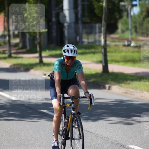 10.08.2025 - GEWOBA Citytriathlon Bremen Yannick Fuchs http://msf.ph/oto/8565861 10.08.2025 14:52:25 Radfahren 327, 329, 347, 361, 381, 412, 439, 469, 496, 520 meine-sportfotos.de
