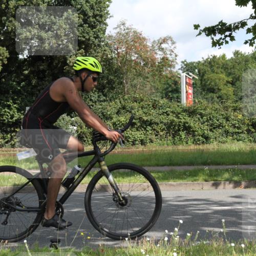10.08.2025 - GEWOBA Citytriathlon Bremen Yannick Fuchs http://msf.ph/oto/8565862 10.08.2025 12:11:28 Radfahren 575, 578, 583, 645, 713, 894, 1038 meine-sportfotos.de