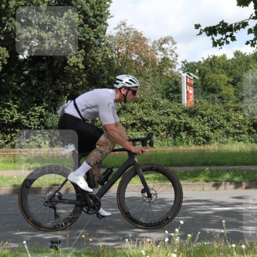 10.08.2025 - GEWOBA Citytriathlon Bremen Yannick Fuchs http://msf.ph/oto/8565864 10.08.2025 12:11:30 Radfahren 575, 578, 583, 645, 713, 894, 1038 meine-sportfotos.de