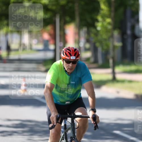 10.08.2025 - GEWOBA Citytriathlon Bremen Yannick Fuchs http://msf.ph/oto/8565870 10.08.2025 14:52:27 Radfahren 327, 329, 347, 361, 381, 439, 469, 496, 520 meine-sportfotos.de