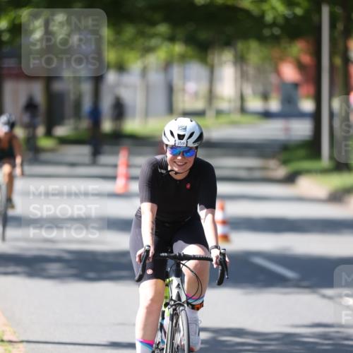 10.08.2025 - GEWOBA Citytriathlon Bremen Yannick Fuchs http://msf.ph/oto/8565875 10.08.2025 14:52:29 Radfahren 327, 329, 347, 361, 381, 439, 469, 496, 520 meine-sportfotos.de