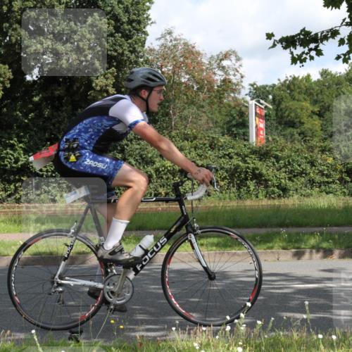 10.08.2025 - GEWOBA Citytriathlon Bremen Yannick Fuchs http://msf.ph/oto/8565876 10.08.2025 12:11:39 Radfahren 578, 583, 752, 894, 1038 meine-sportfotos.de