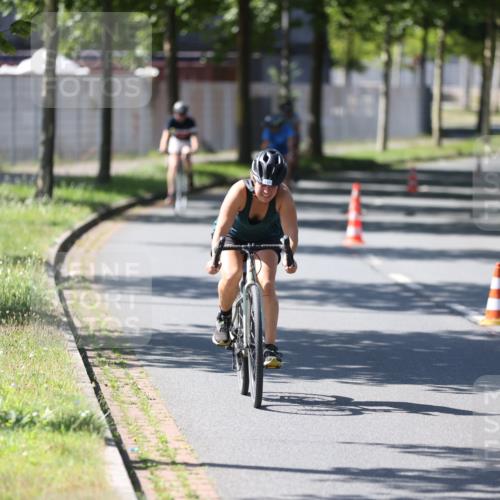 10.08.2025 - GEWOBA Citytriathlon Bremen Yannick Fuchs http://msf.ph/oto/8565880 10.08.2025 14:52:30 Radfahren 327, 329, 347, 361, 381, 439, 469, 496, 520 meine-sportfotos.de