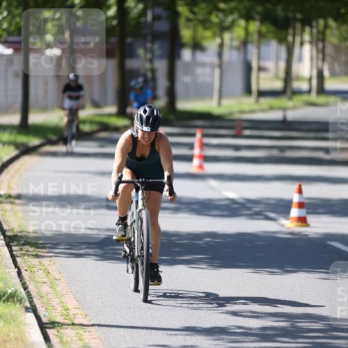 10.08.2025 - GEWOBA Citytriathlon Bremen Yannick Fuchs http://msf.ph/oto/8565882 10.08.2025 14:52:30 Radfahren 327, 329, 347, 361, 381, 439, 469, 496, 520 meine-sportfotos.de