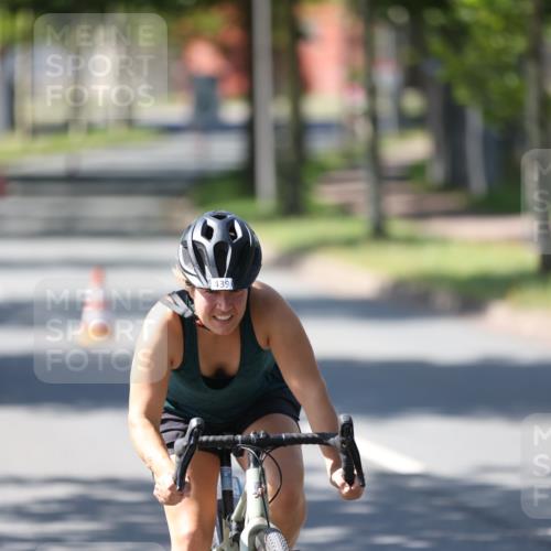 10.08.2025 - GEWOBA Citytriathlon Bremen Yannick Fuchs http://msf.ph/oto/8565886 10.08.2025 14:52:31 Radfahren 327, 329, 347, 361, 381, 439, 459, 469, 496, 520 meine-sportfotos.de