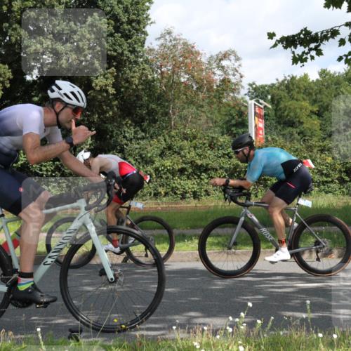 10.08.2025 - GEWOBA Citytriathlon Bremen Yannick Fuchs http://msf.ph/oto/8565904 10.08.2025 12:12:03 Radfahren 576, 605, 667, 699, 702, 799, 816, 907, 1003 meine-sportfotos.de