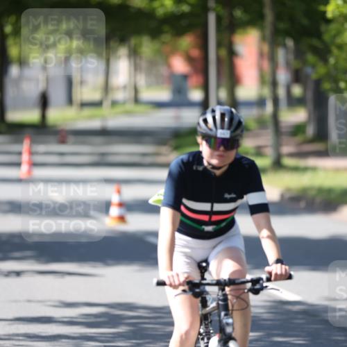 10.08.2025 - GEWOBA Citytriathlon Bremen Yannick Fuchs http://msf.ph/oto/8565906 10.08.2025 14:52:36 Radfahren 329, 347, 439, 459, 469 meine-sportfotos.de