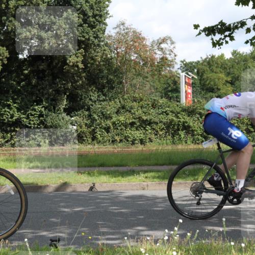 10.08.2025 - GEWOBA Citytriathlon Bremen Yannick Fuchs http://msf.ph/oto/8565909 10.08.2025 12:12:03 Radfahren 576, 605, 667, 699, 702, 799, 816, 907, 1003 meine-sportfotos.de