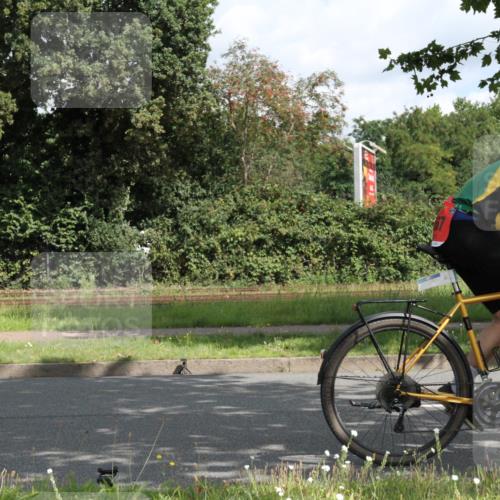 10.08.2025 - GEWOBA Citytriathlon Bremen Yannick Fuchs http://msf.ph/oto/8565912 10.08.2025 12:12:04 Radfahren 576, 605, 667, 699, 702, 799, 816, 907, 1003 meine-sportfotos.de
