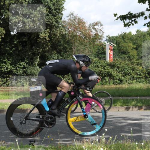 10.08.2025 - GEWOBA Citytriathlon Bremen Yannick Fuchs http://msf.ph/oto/8565917 10.08.2025 12:12:06 Radfahren 576, 605, 667, 699, 702, 751, 799, 816, 907, 1003 meine-sportfotos.de