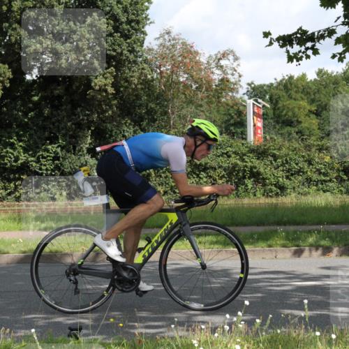 10.08.2025 - GEWOBA Citytriathlon Bremen Yannick Fuchs http://msf.ph/oto/8565946 10.08.2025 12:12:28 Radfahren 692, 751, 769, 875, 932, 1012 meine-sportfotos.de